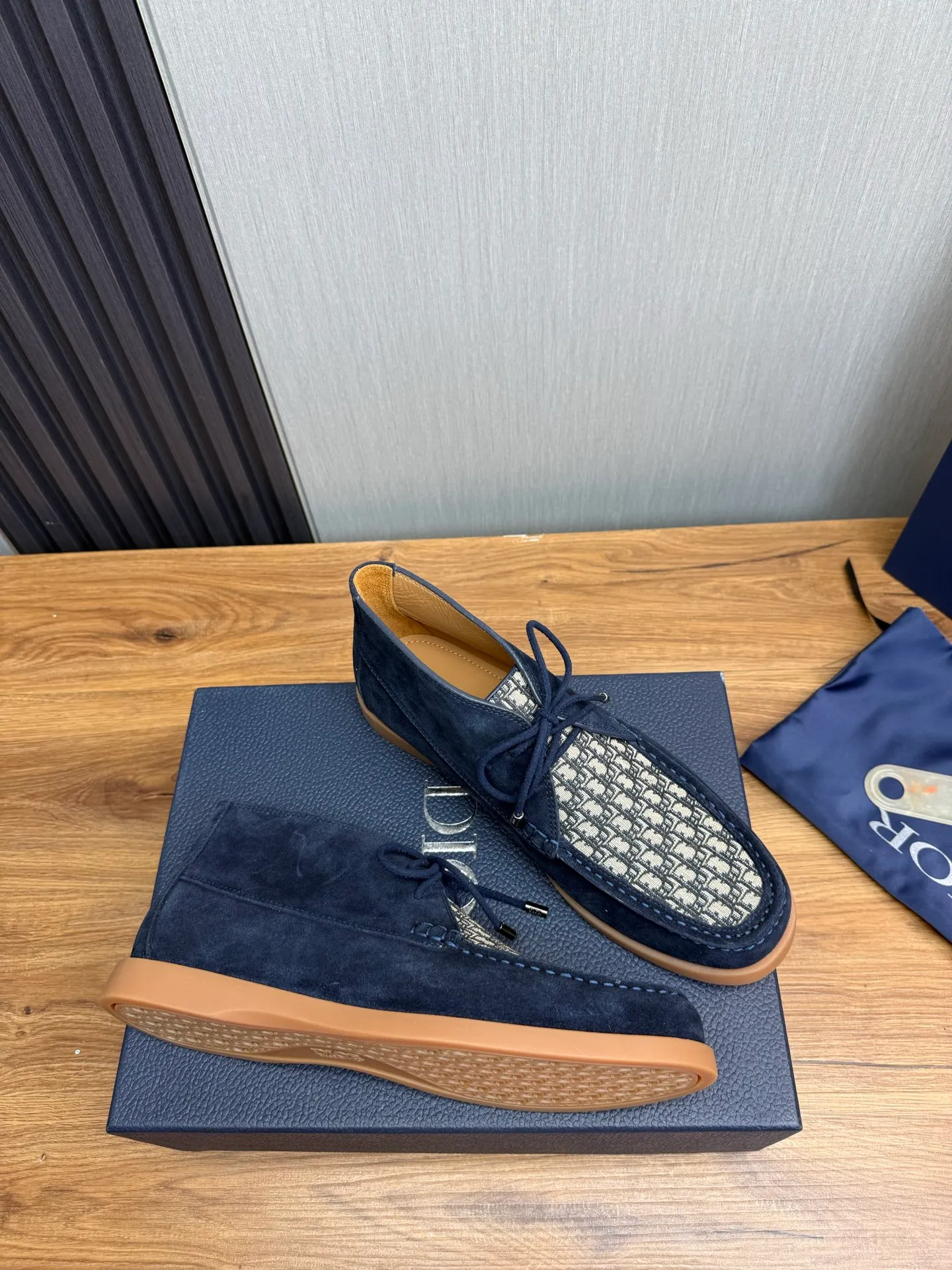 Factory price 620💰 [Dior] Men’s official website na hot sale🔥Imported cowhide + cowhide lining. Original rubber wear-resistant outsole. High quality shipment ⬆️Code number 38-44, (45 customized)